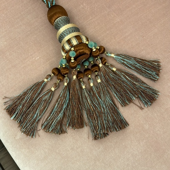 NWOT LUXURY DRAPE TIE BACK SINGLE PIECE - Picture 10 of 17